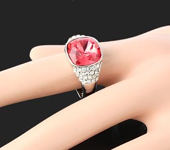 PINK N WHITE SWAROVSKI CRYSTAL RING-sz8.5